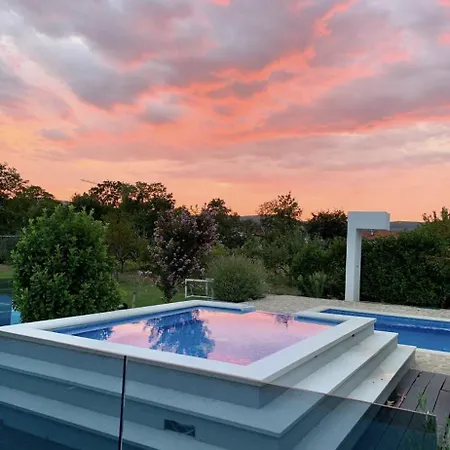 Gostinjska kuća Nino *